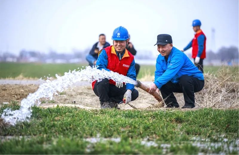 新一届党组学习习近平总书记重要论述精神 以党的政治建设为统领 全面加强领导班子建设 当好干事创业的“五个表率”